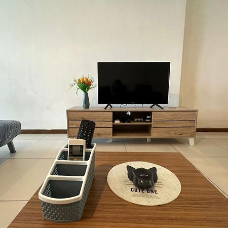 Landmark Stunning High Floor Coast View Studio #Netflix #Fast Wifi Tanjung Tokong Exterior foto