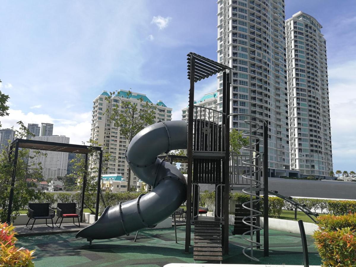 Landmark Stunning High Floor Coast View Studio #Netflix #Fast Wifi Tanjung Tokong Exterior foto