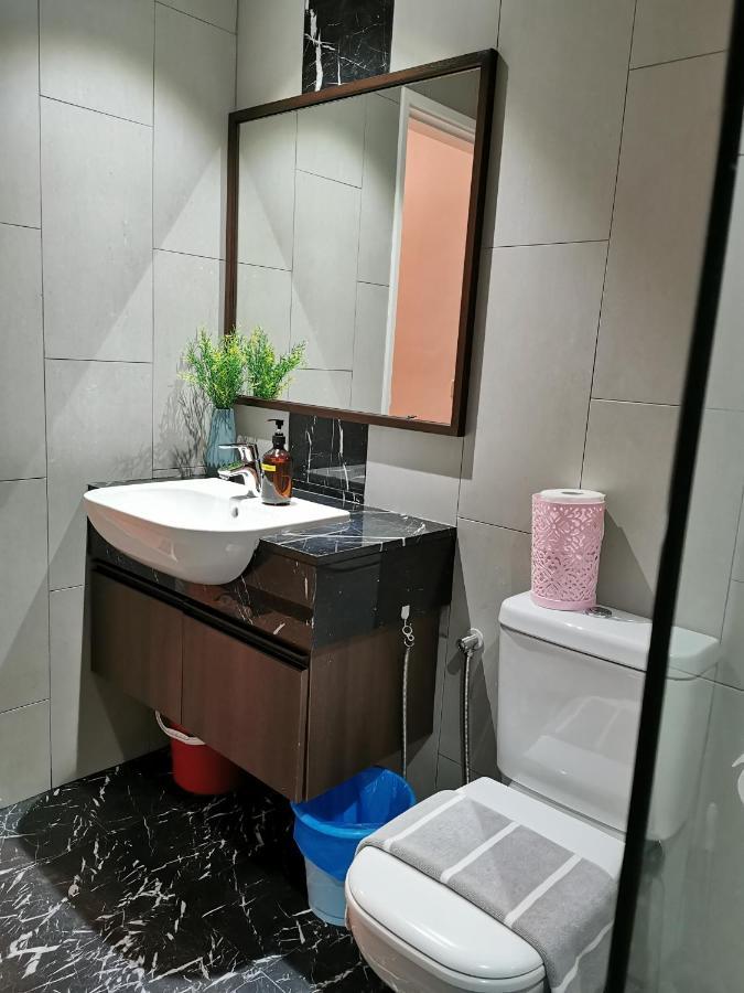 Landmark Stunning High Floor Coast View Studio #Netflix #Fast Wifi Tanjung Tokong Exterior foto