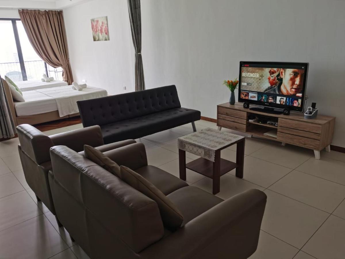 Landmark Stunning High Floor Coast View Studio #Netflix #Fast Wifi Tanjung Tokong Exterior foto